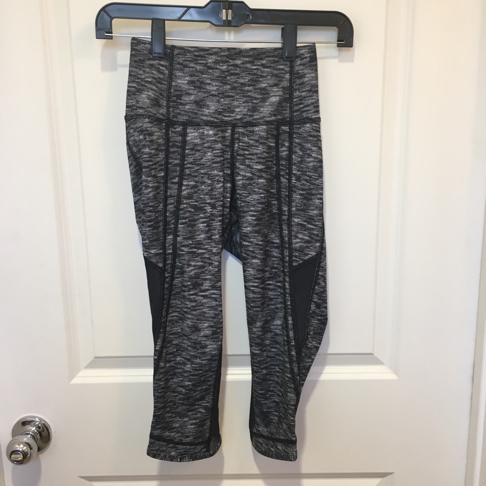 Lululemon Drop It Like it’s Hot Crop